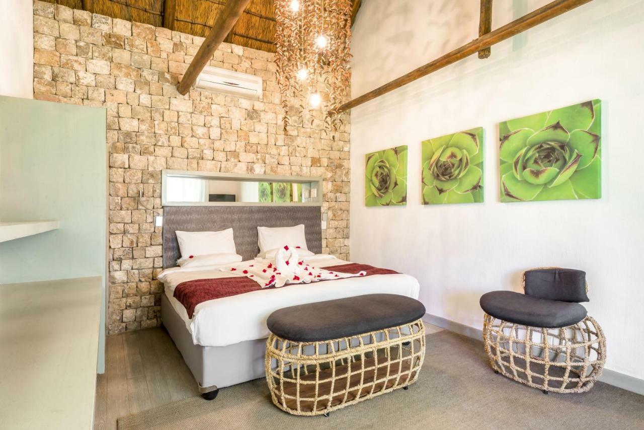 Mokuti Etosha Villa Намутони Екстериор снимка
