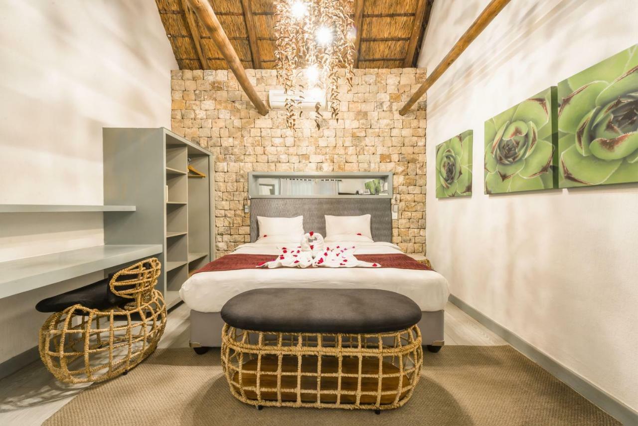 Mokuti Etosha Villa Намутони Екстериор снимка